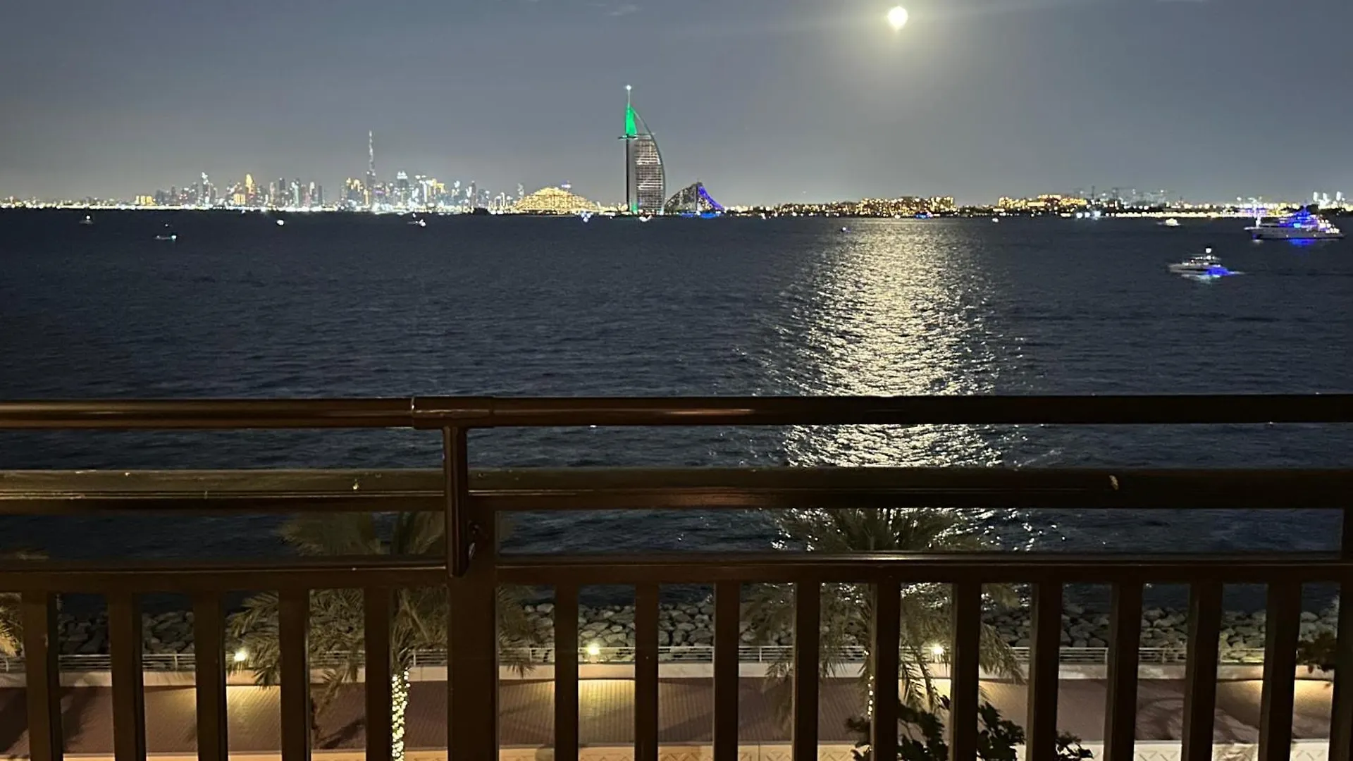 Cozy, Full Sea View, Private Beach, In 5 Stars Resort At The Palm Dubai United Arab Emirates