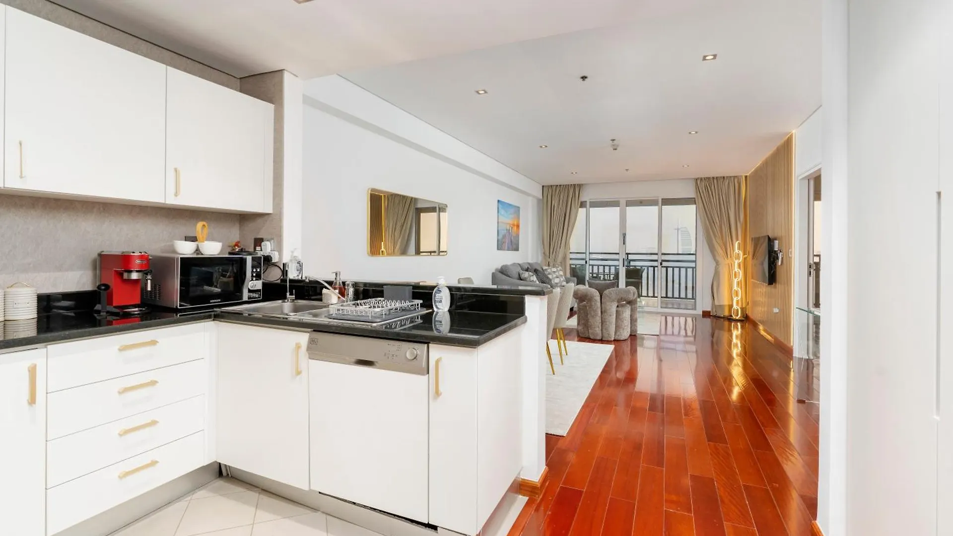 Apartment Cozy, Full Sea View, Private Beach, In 5 Stars Resort At The Palm Dubai