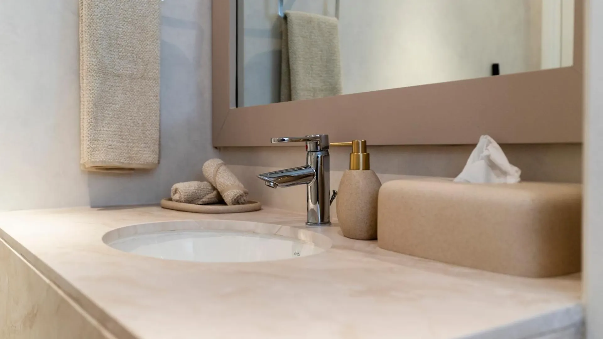 Cozy, Full Sea View, Private Beach, In 5 Stars Resort At The Palm Dubai